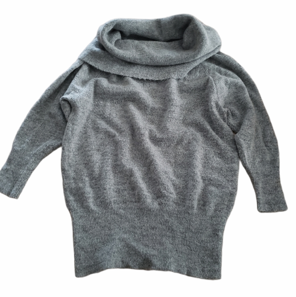 🌷NWOT Kendall & Kylie turtleneck sweater